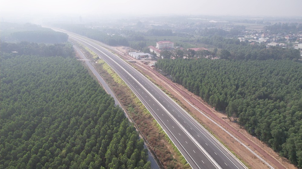 Đồng Nai sẽ đưa vào sử dụng 3 tuyến cao tốc kết nối sân bay Long Thành trong năm 2026 - Ảnh 4.