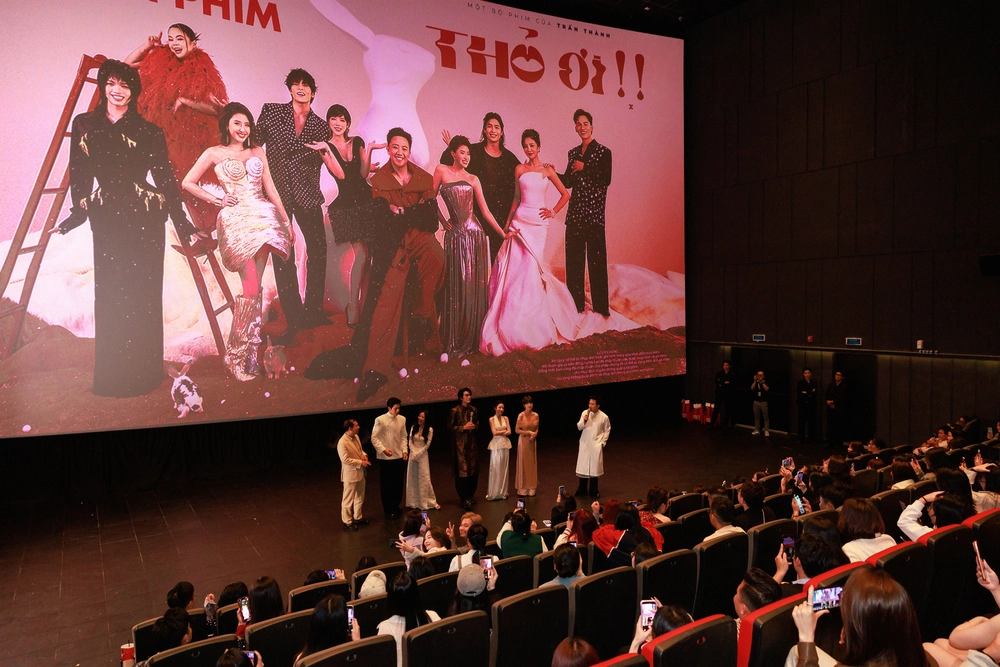 Trấn Thành, Văn Mai Hương khuấy động cinetour "Thỏ Ơi!!" tại Hải Phòng - Ảnh 2.