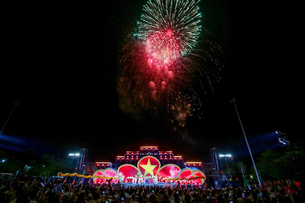 Rộn ràng đêm khai mạc Hội Xuân núi Bà Đen 2026 - Ảnh 5.