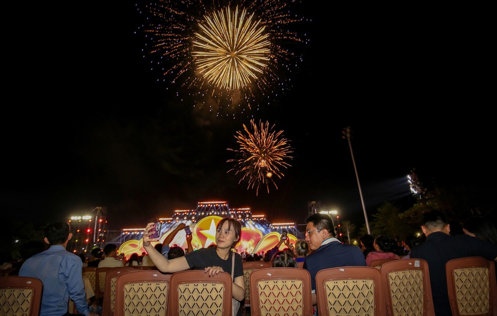 Rộn ràng đêm khai mạc Hội Xuân núi Bà Đen 2026 - Ảnh 6.