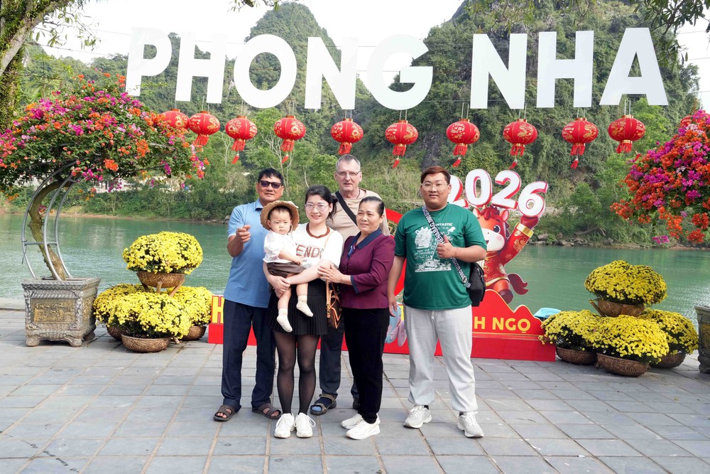 Đón vận may đầu năm giữa kỳ quan Phong Nha - Kẻ Bàng - Ảnh 1.
