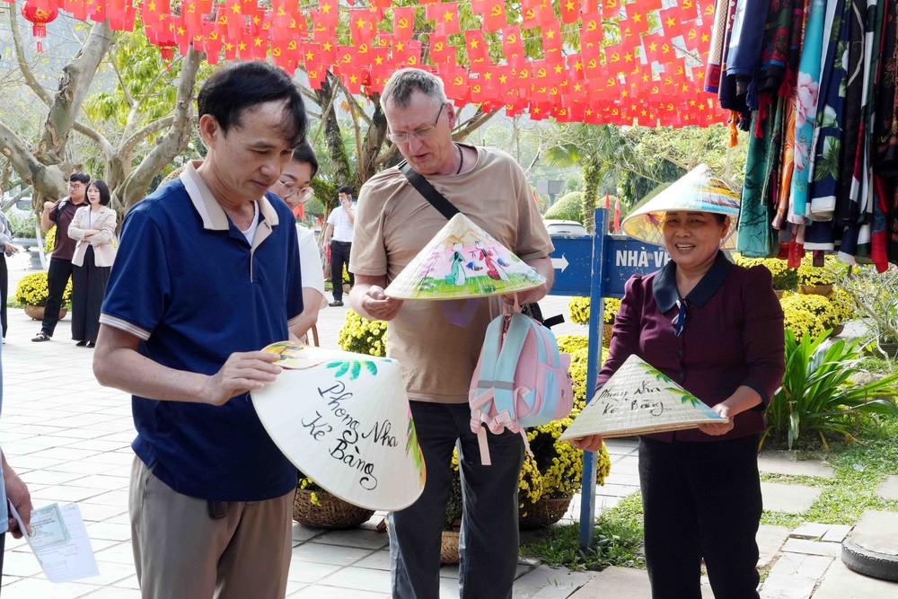 Đón vận may đầu năm giữa kỳ quan Phong Nha - Kẻ Bàng - Ảnh 3.