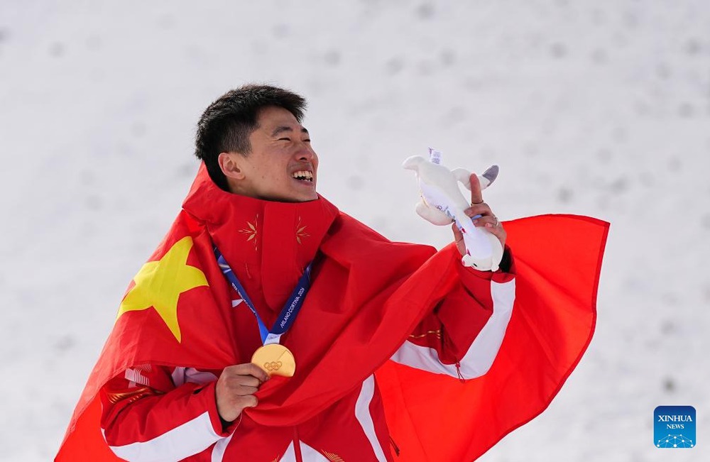Cặp vợ chồng Trung Quốc làm nên lịch sử tại Olympic mùa Đông 2026 - Ảnh 2.