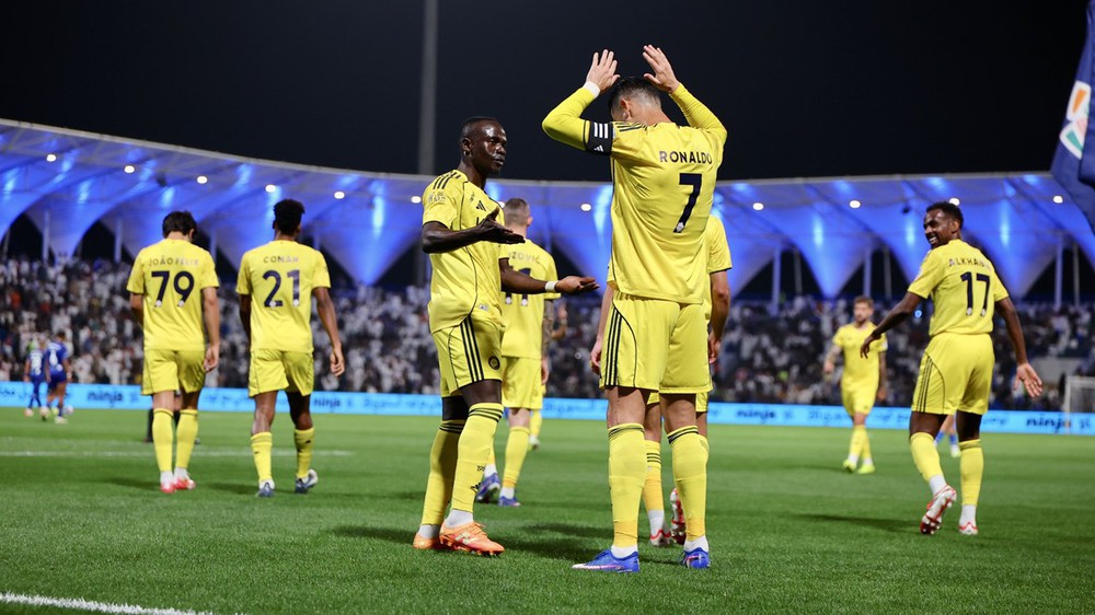 Ronaldo hé lộ tương lai, cam kết ở lại Al Nassr - Ảnh 2.