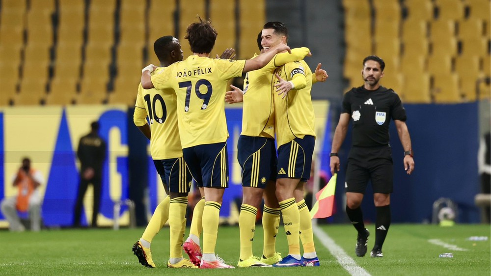 Ronaldo hé lộ tương lai, cam kết ở lại Al Nassr - Ảnh 3.