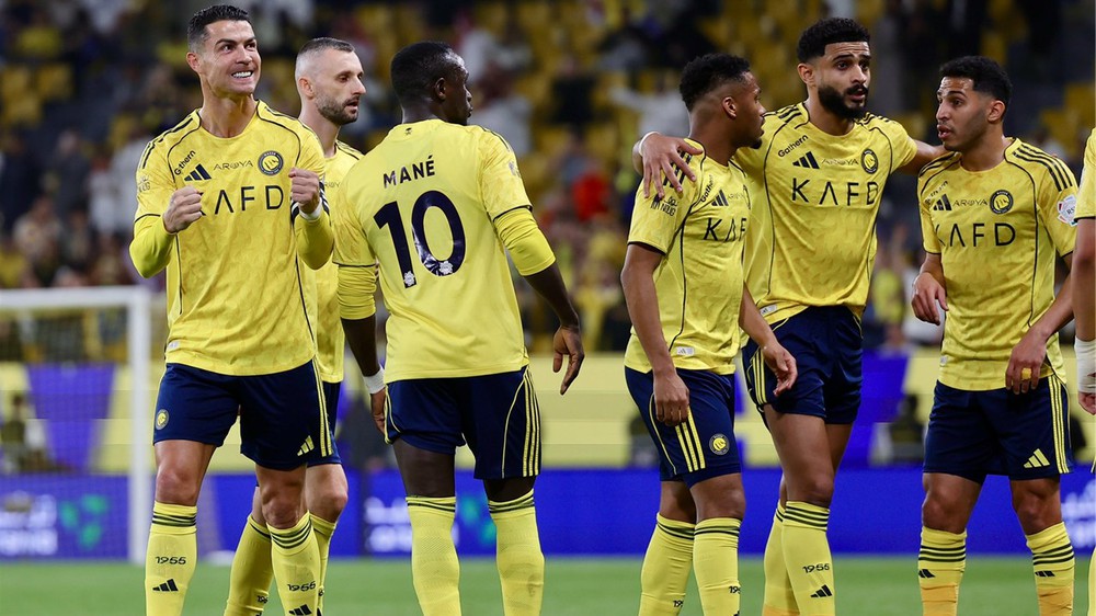 Ronaldo hé lộ tương lai, cam kết ở lại Al Nassr - Ảnh 1.