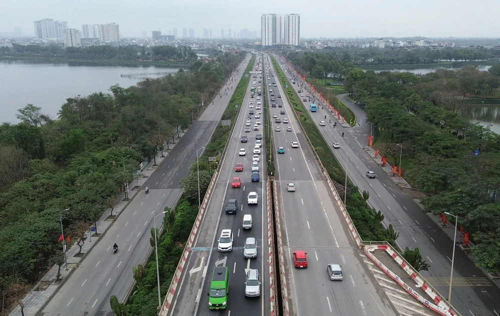 Cao tốc Pháp Vân - Cầu Giẽ ùn tắc kéo dài trong chiều mùng 6 tết - Ảnh 13.