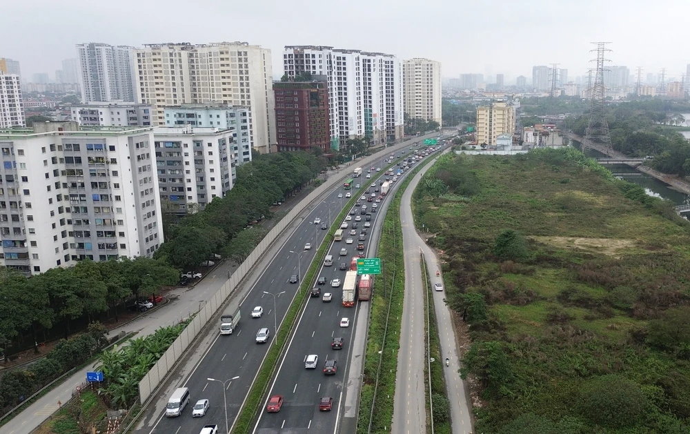 Cao tốc Pháp Vân - Cầu Giẽ ùn tắc kéo dài trong chiều mùng 6 tết - Ảnh 8.