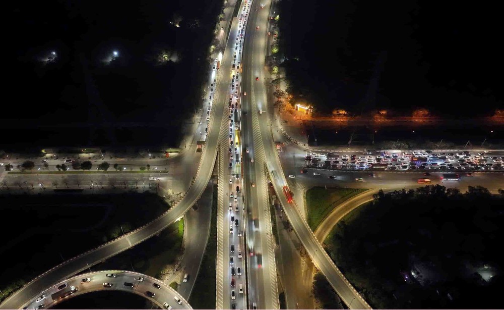 Thủ tướng Chính phủ yêu cầu tăng cường bảo đảm trật tự, an toàn giao thông phục vụ nhân dân trong kỳ nghỉ Tết Nguyên đán Bính Ngọ 2026 - Ảnh 2.