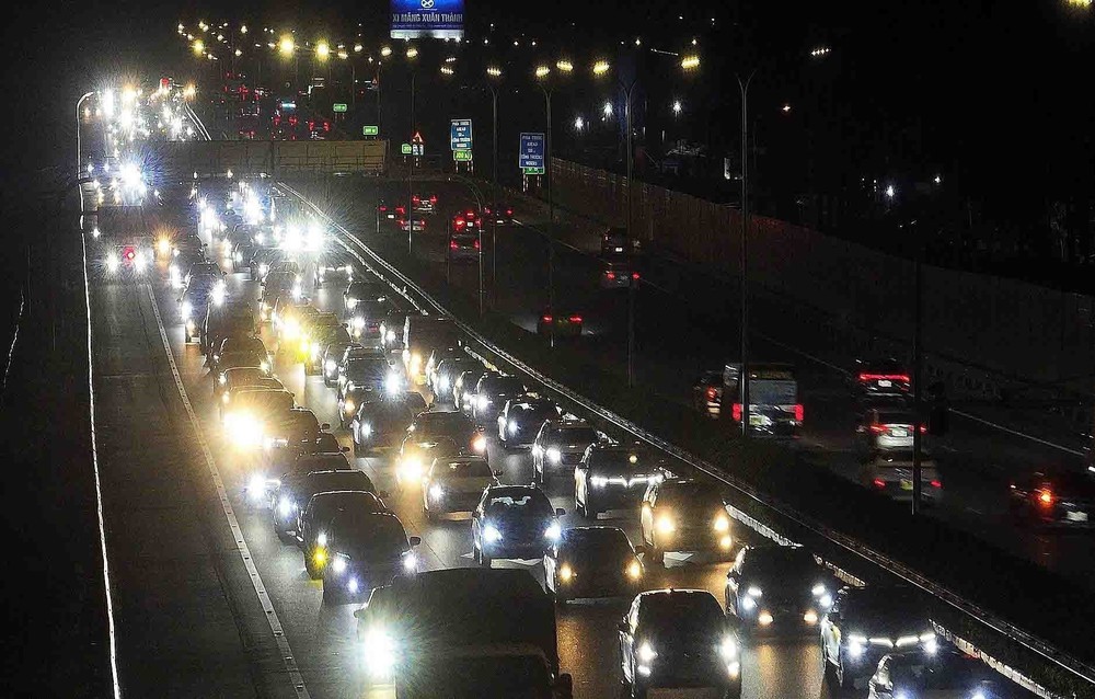 Thủ tướng Chính phủ yêu cầu tăng cường bảo đảm trật tự, an toàn giao thông phục vụ nhân dân trong kỳ nghỉ Tết Nguyên đán Bính Ngọ 2026 - Ảnh 3.