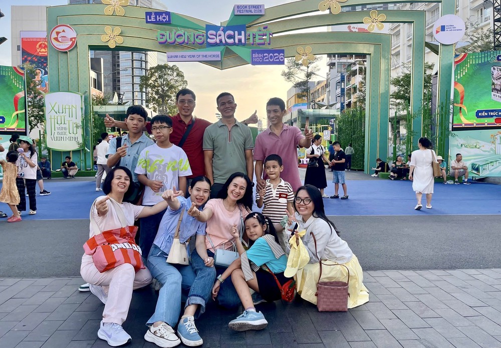 Doanh thu du lịch Thành phố Hồ Chí Minh đạt 12.150 tỷ đồng trong kỳ nghỉ Tết - Ảnh 2. Doanh thu du lịch Thành phố Hồ Chí Minh đạt 12.150 tỷ đồng trong kỳ nghỉ Tết - Ảnh 2.