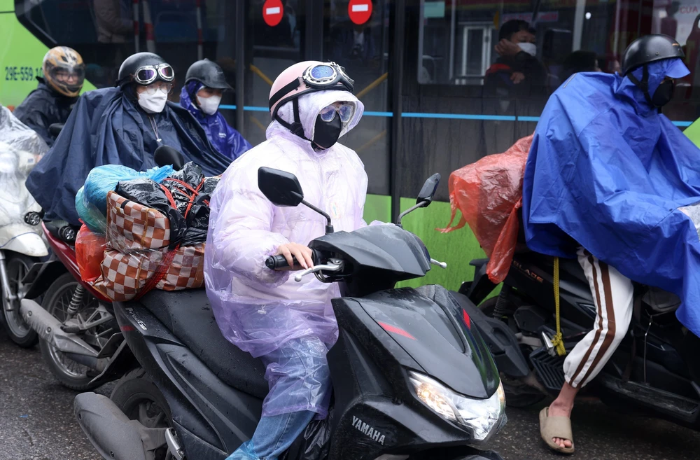 Giao thông Hà Nội đông đúc ngày cuối kỳ nghỉ Tết Bính Ngọ - Ảnh 11.