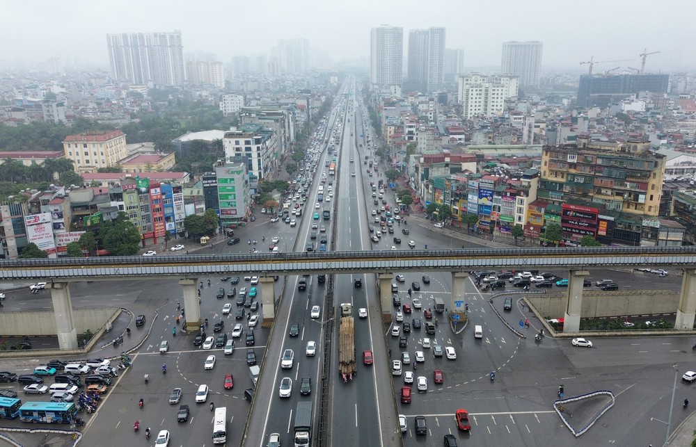 Giao thông Hà Nội đông đúc ngày cuối kỳ nghỉ Tết Bính Ngọ - Ảnh 6.