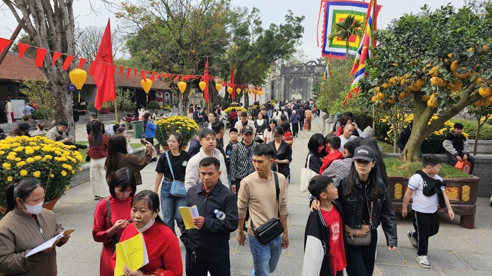 Lượng khách đến các điểm du lịch trong 9 ngày nghỉ Tết tăng ca - Ảnh 8.