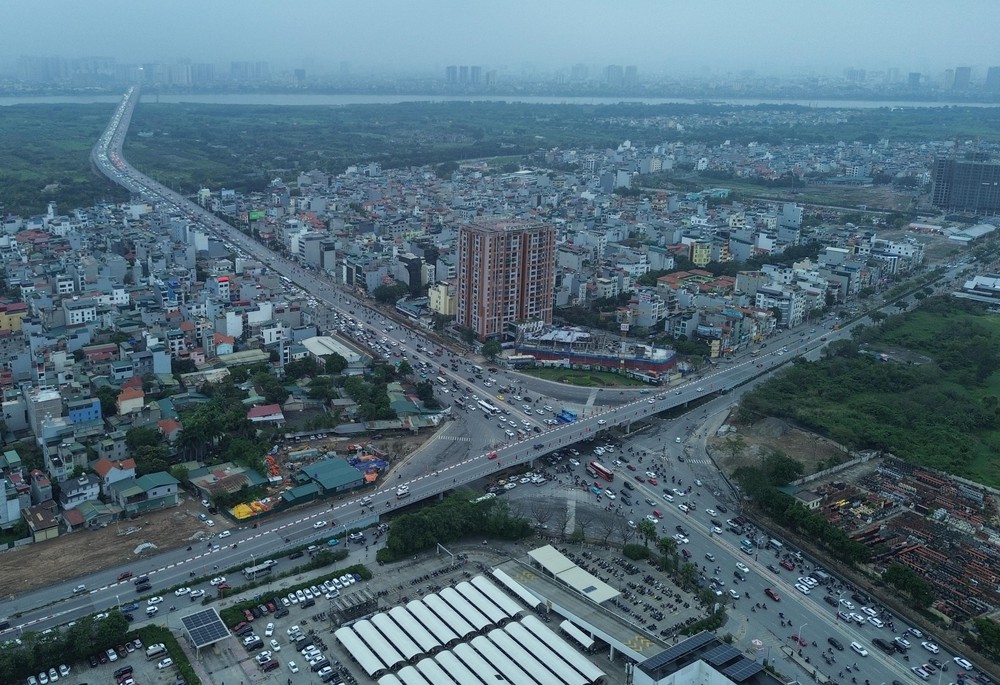 Hà Nội: Cửa ngõ phía Đông "dễ thở" chiều tối mùng 6 Tết - Ảnh 10. Hà Nội: Cửa ngõ phía Đông "dễ thở" chiều tối mùng 6 Tết - Ảnh 10.