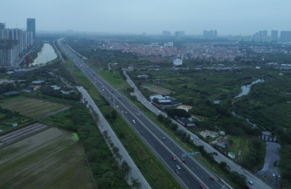 Hà Nội: Cửa ngõ phía Đông "dễ thở" chiều tối mùng 6 Tết - Ảnh 7. Hà Nội: Cửa ngõ phía Đông "dễ thở" chiều tối mùng 6 Tết - Ảnh 7.