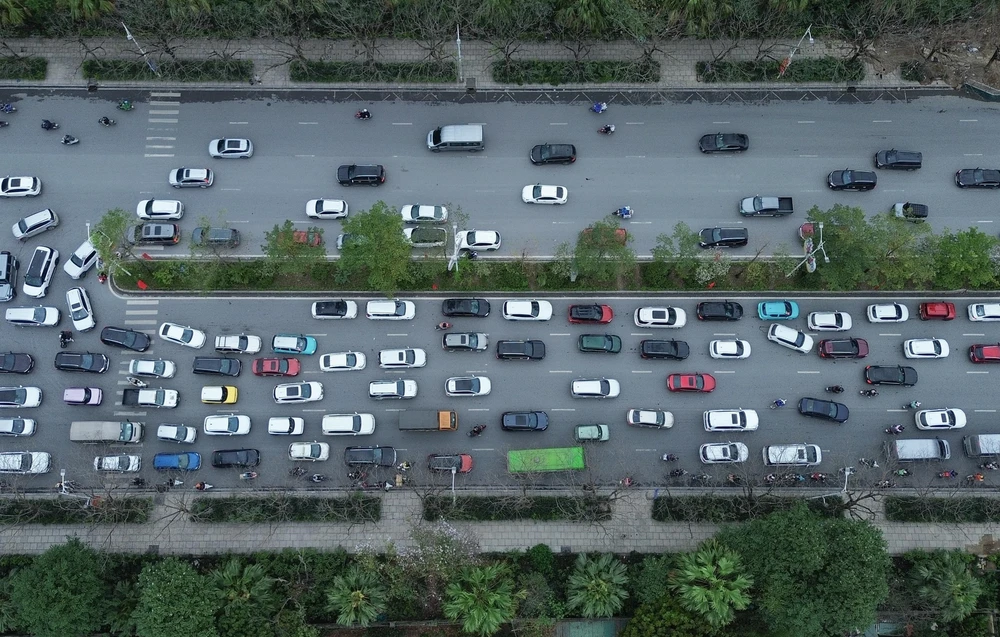 Hà Nội: Cửa ngõ phía Đông "dễ thở" chiều tối mùng 6 Tết - Ảnh 1. Hà Nội: Cửa ngõ phía Đông "dễ thở" chiều tối mùng 6 Tết - Ảnh 1.