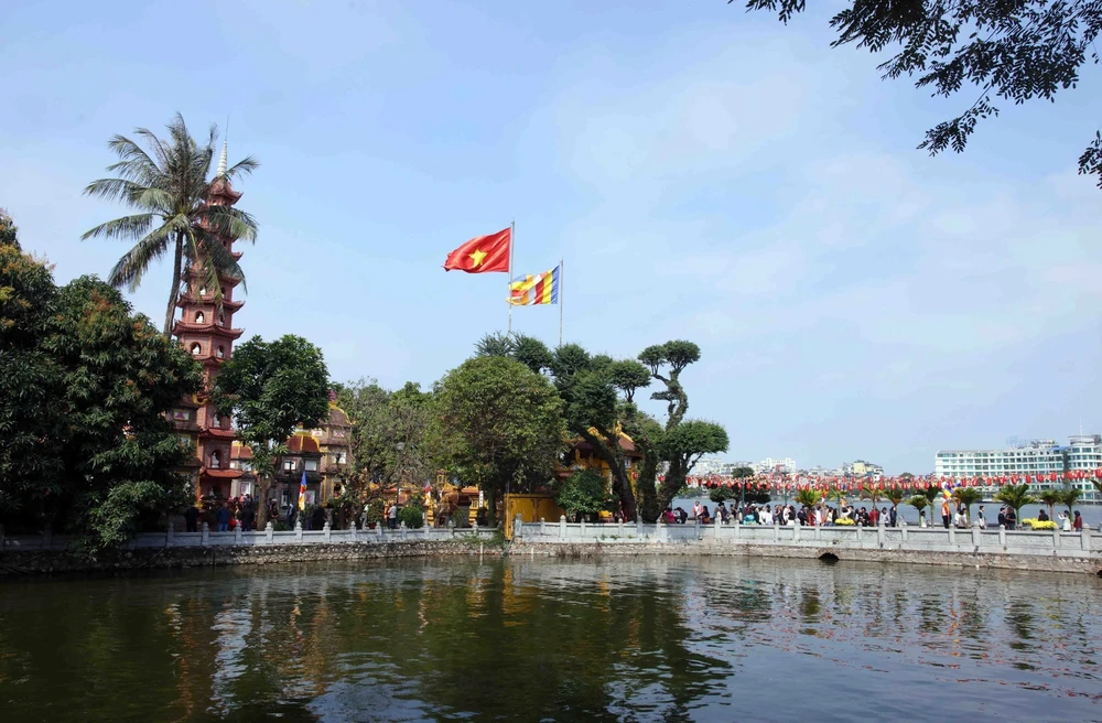 Hà Nội đón 1,34 triệu lượt khách dịp Tết Bính Ngọ 2026 - Ảnh 8.