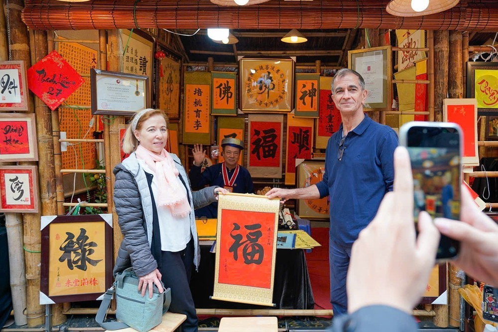 Hà Nội đón 1,34 triệu lượt khách dịp Tết Bính Ngọ 2026 - Ảnh 3.