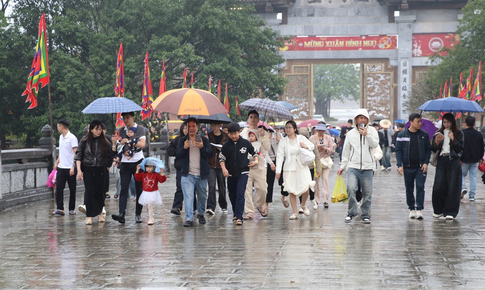 Lượng khách đến các điểm du lịch trong 9 ngày nghỉ Tết tăng ca - Ảnh 10.