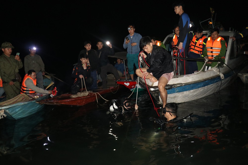 Nỗ lực tìm kiếm nạn nhân mất tích trong vụ chìm tàu ở hồ Thác Bà - Ảnh 2.