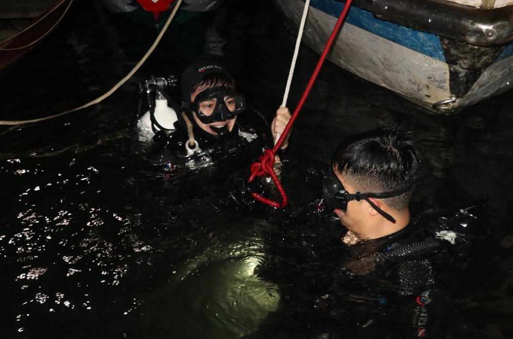 Nỗ lực tìm kiếm nạn nhân mất tích trong vụ chìm tàu ở hồ Thác Bà - Ảnh 5.