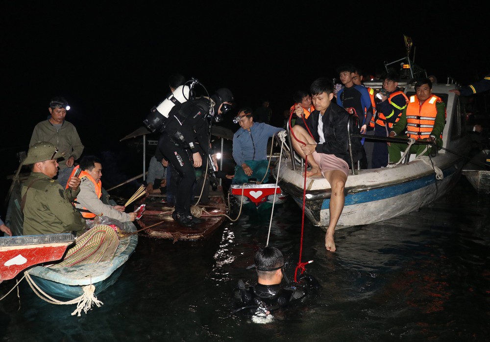 Lào Cai: Khẩn trương khắc phục vụ chìm tàu khách trên hồ Thác Bà - Ảnh 1.