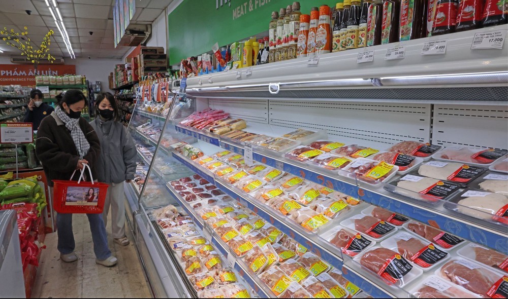 Hàng hóa, thực phẩm sau Tết sôi động trở lại, giá giảm nhẹ - Ảnh 4.