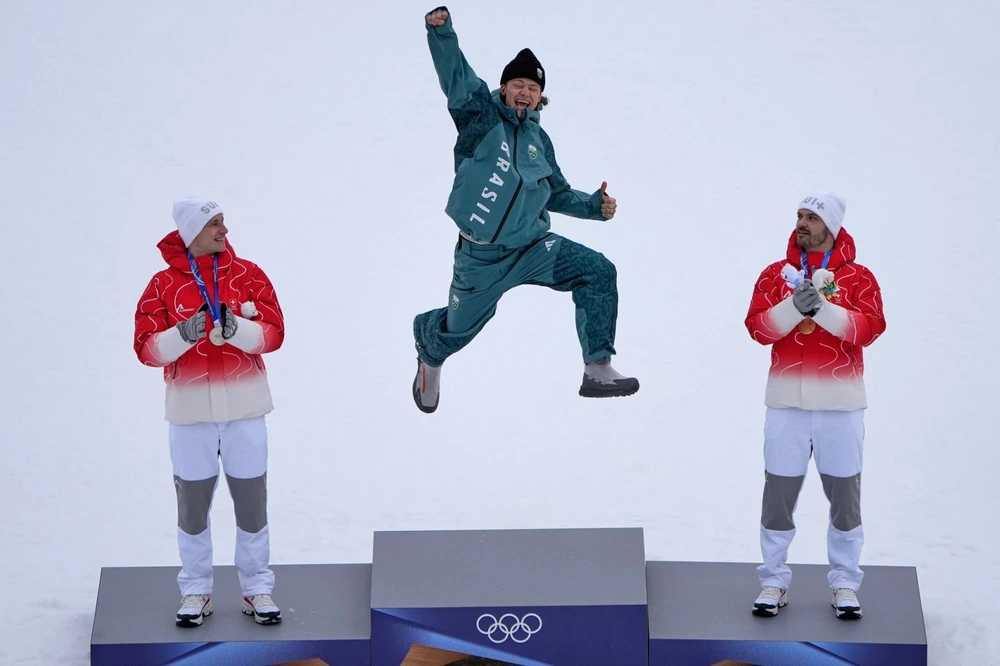 Những khoảnh khắc ấn tượng nhất Olympic mùa Đông Milano Cortina 2026 - Ảnh 16. Những khoảnh khắc ấn tượng nhất Olympic mùa Đông Milano Cortina 2026 - Ảnh 16.