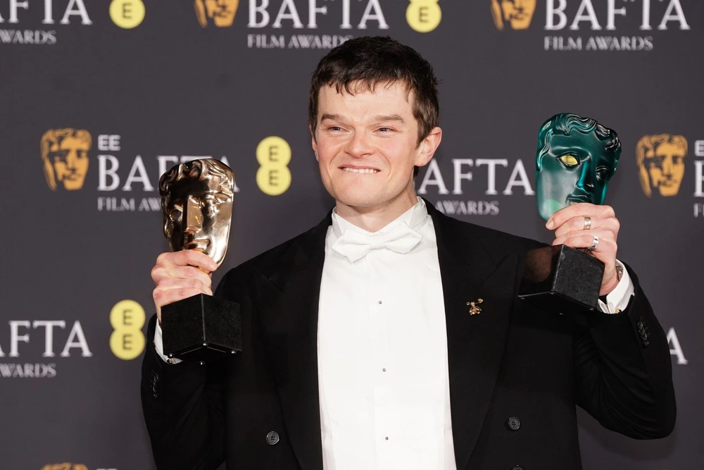 Giải Nam diễn viên chính xuất sắc nhất: Robert Aramayo gây sửng sốt tại BAFTA 2026 - Ảnh 1.