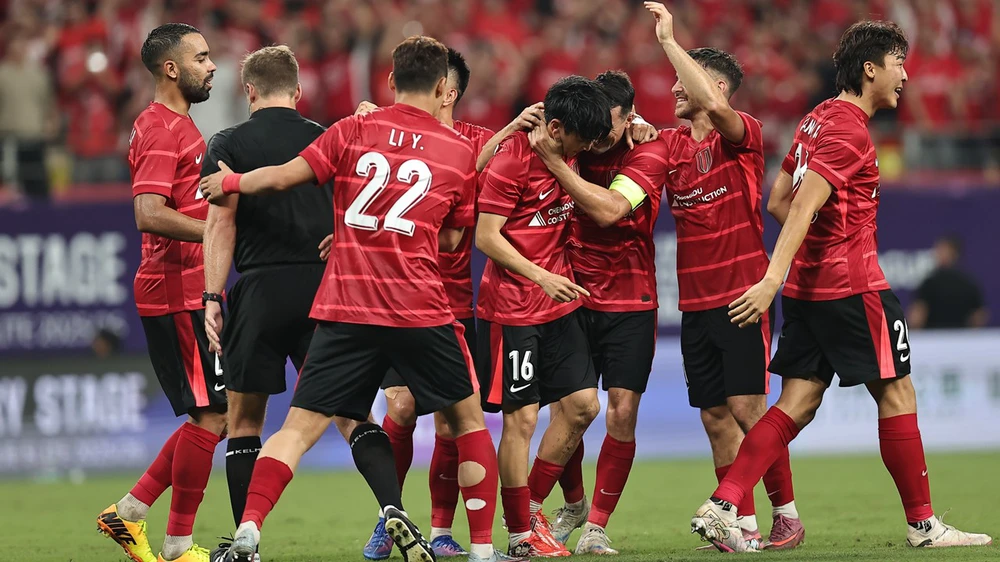 Bóng đá Trung Quốc nhận làn sóng đòi đổi luật ngoại binh, muốn chiêu mộ Đình Bắc - Ảnh 1.