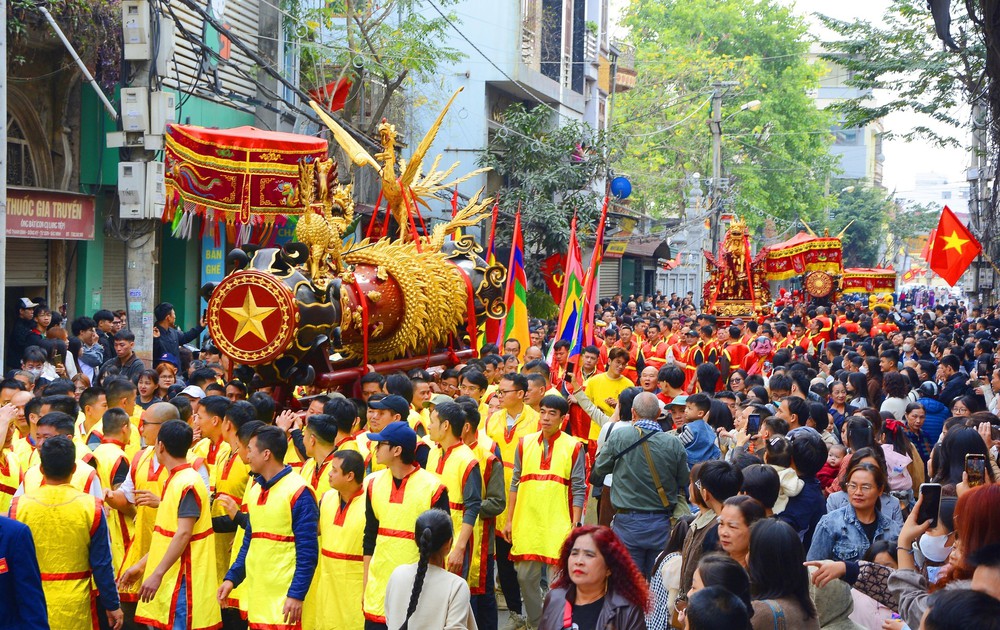 Bắc Ninh đẩy mạnh du lịch văn hóa, tâm linh ngay từ những ngày đầu năm - Ảnh 1.