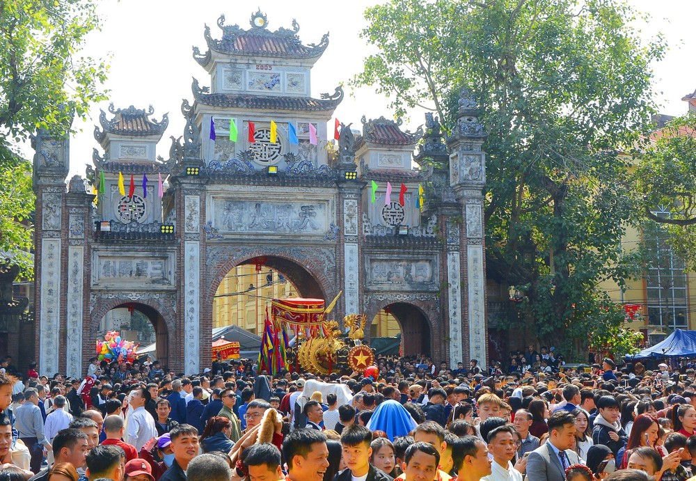 Bắc Ninh đẩy mạnh du lịch văn hóa, tâm linh ngay từ những ngày đầu năm - Ảnh 2.