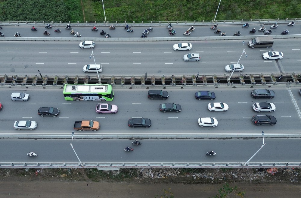 Giao thông Hà Nội thuận lợi trong ngày đầu làm việc sau nghỉ Tết - Ảnh 5. Giao thông Hà Nội thuận lợi trong ngày đầu làm việc sau nghỉ Tết - Ảnh 5.