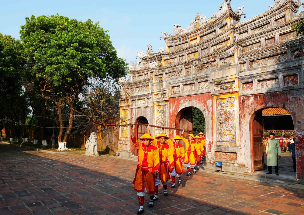 Lễ Hạ nêu khép lại Tết Nguyên đán tại Đại Nội Huế - Ảnh 3. Lễ Hạ nêu khép lại Tết Nguyên đán tại Đại Nội Huế - Ảnh 3.