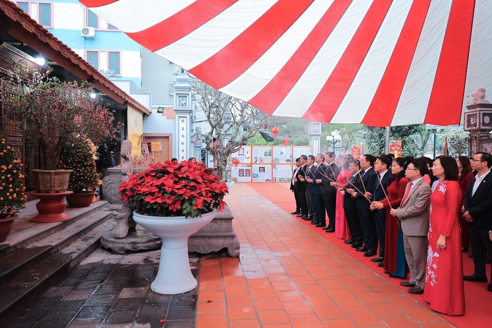 Lễ Khai bút Xuân Bính Ngọ 2026 - Ảnh 3. Lễ Khai bút Xuân Bính Ngọ 2026 - Ảnh 3.