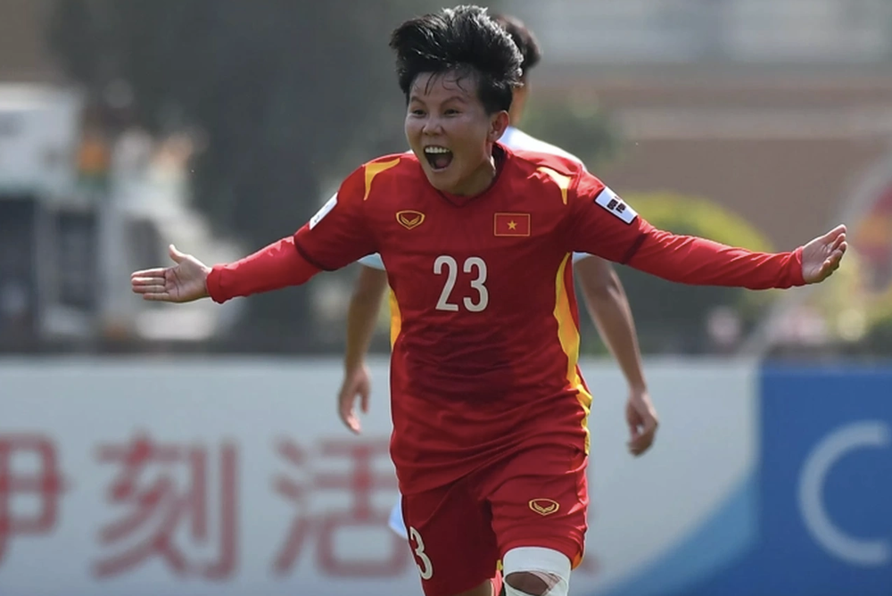 Quả bóng vàng Bích Thùy là "ngòi nổ" cho giấc mơ World Cup của bóng đá Việt Nam - Ảnh 2.