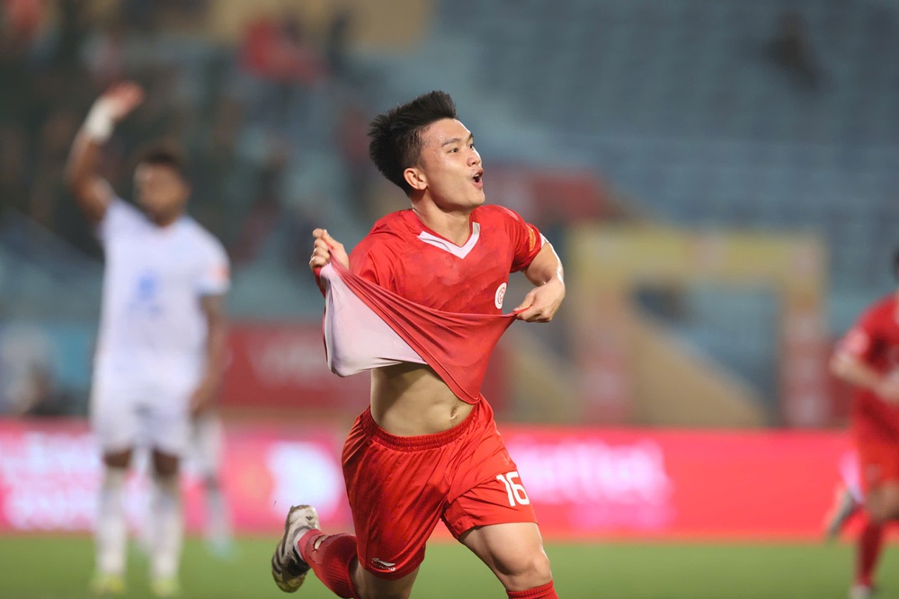 "Hạt giống" của HLV Troussier trỗi dậy đúng lúc - Ảnh 1.