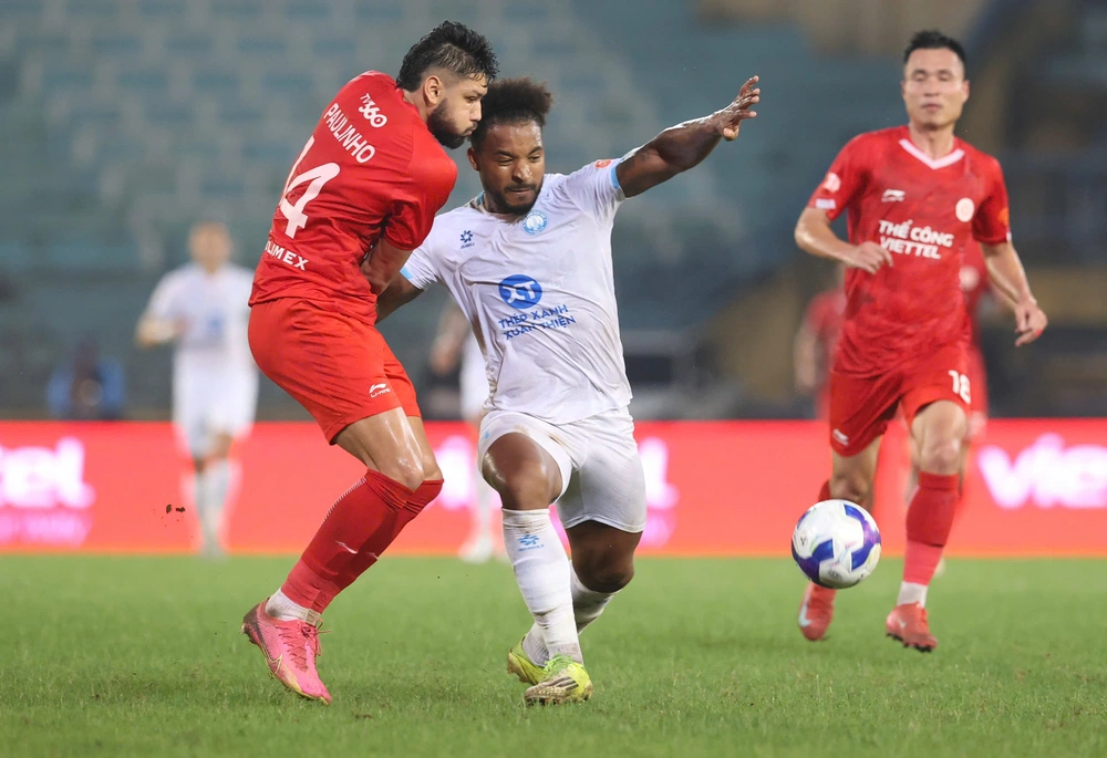 Xuân Son lạc lối giữa khủng hoảng của Nam Định - Ảnh 1.