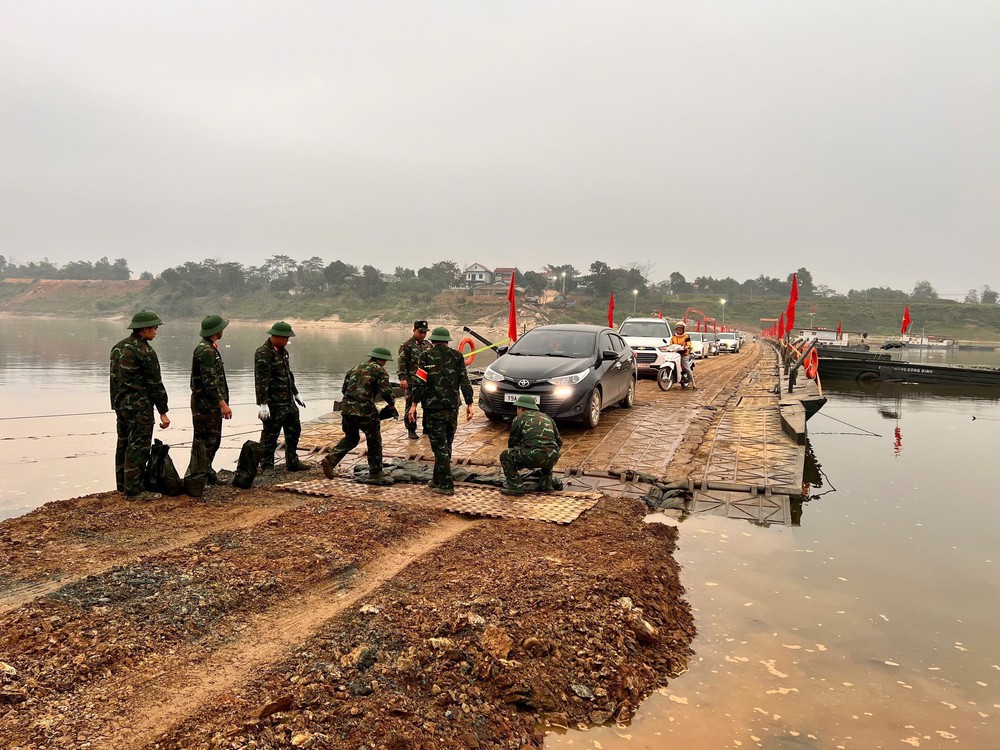 Tạm dừng khai thác cầu phao qua Sông Lô để bảo đảm an toàn giao thông  - Ảnh 5.