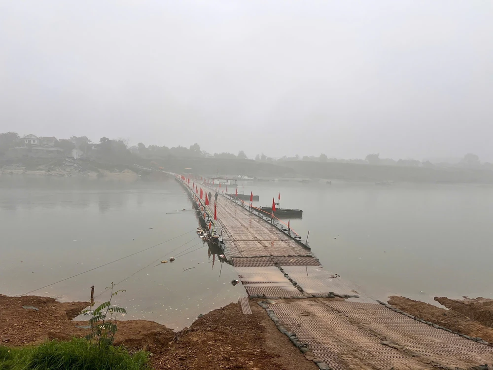 Tạm dừng khai thác cầu phao qua Sông Lô để bảo đảm an toàn giao thông  - Ảnh 4.