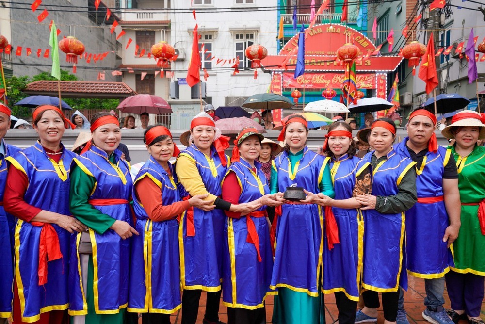 Về Thị Cấm xem hội kéo lửa, thổi cơm thi - Ảnh 1.