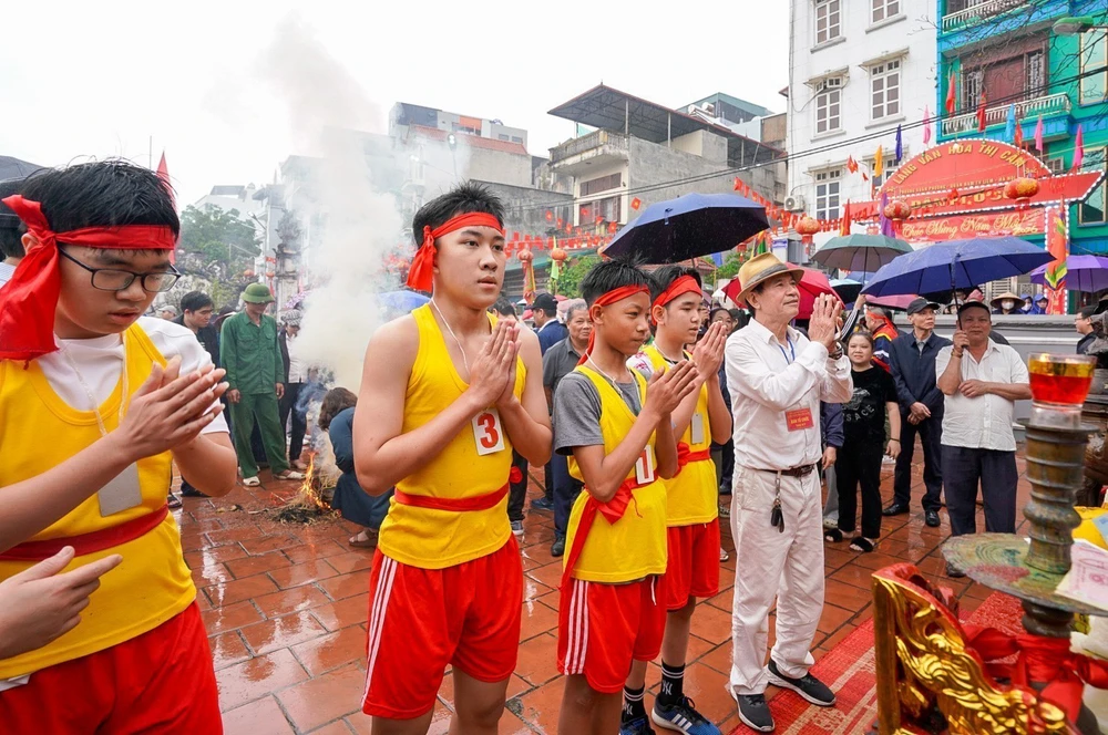 Về Thị Cấm xem hội kéo lửa, thổi cơm thi - Ảnh 9.
