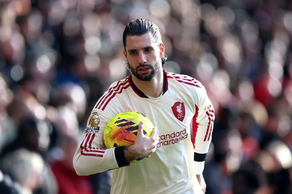 Liverpool đang lãng phí tài năng của Szoboszlai, Arne Slot phải làm ngay điều này - Ảnh 2. Liverpool đang lãng phí tài năng của Szoboszlai, Arne Slot phải làm ngay điều này - Ảnh 2.