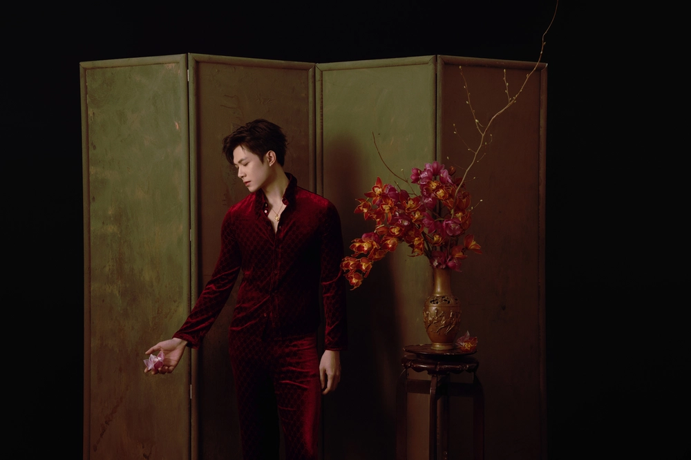 Anh Tú Atus hát 3 ca khúc OST trong phim Tết “Nhà ba tôi một phòng" - Ảnh 2.