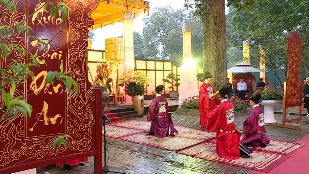 Thiêng liêng Lễ dâng hương Khai xuân Bính Ngọ tại Hoàng thành Thăng Long - Ảnh 2. Thiêng liêng Lễ dâng hương Khai xuân Bính Ngọ tại Hoàng thành Thăng Long - Ảnh 2.