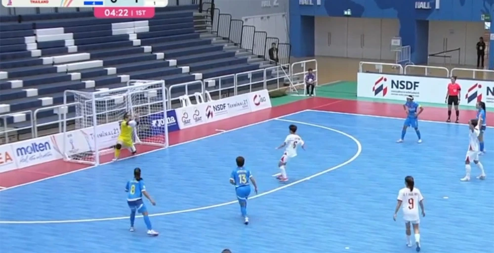 Thắng nhẹ Philippines, Việt Nam mở ra cánh cửa vào bán kết giải Đông Nam Á - Ảnh 2. Thắng nhẹ Philippines, Việt Nam mở ra cánh cửa vào bán kết giải Đông Nam Á - Ảnh 2.