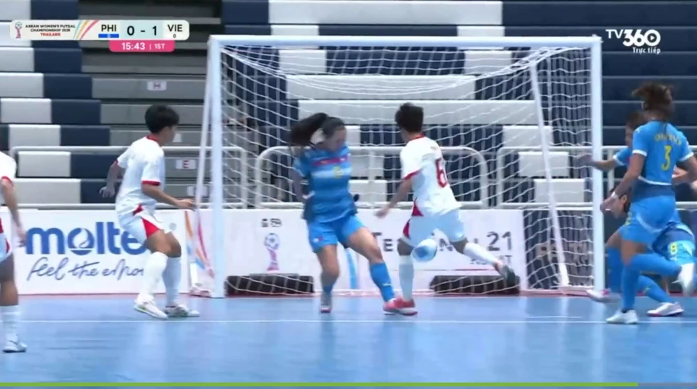 Thắng nhẹ Philippines, Việt Nam mở ra cánh cửa vào bán kết giải Đông Nam Á - Ảnh 1. Thắng nhẹ Philippines, Việt Nam mở ra cánh cửa vào bán kết giải Đông Nam Á - Ảnh 1.