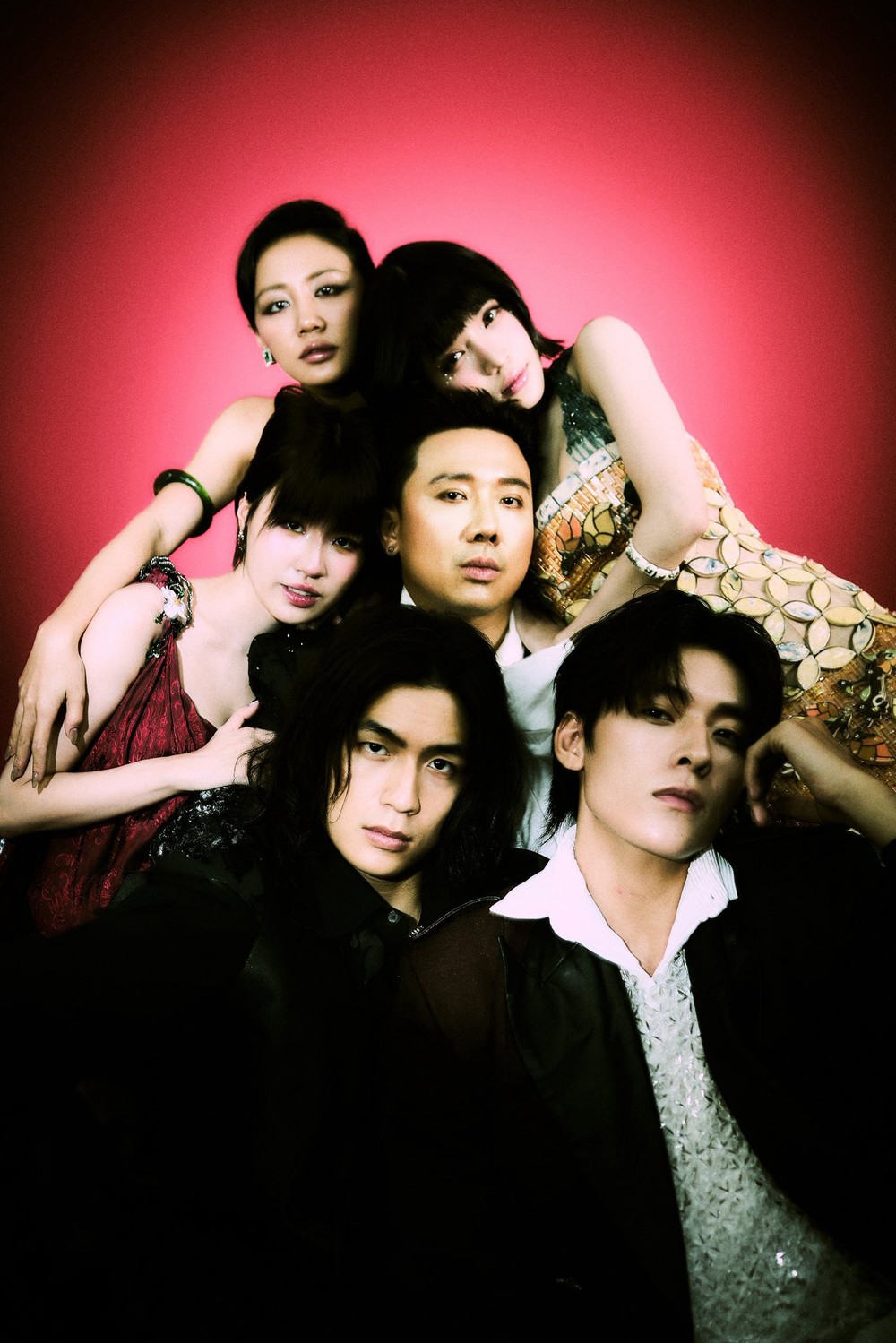 Doanh thu phim "Thỏ ơi!!" vượt mốc 300 tỷ đồng, lọt top 10 phim Việt ăn khách nhất - Ảnh 2. Doanh thu phim "Thỏ ơi!!" vượt mốc 300 tỷ đồng, lọt top 10 phim Việt ăn khách nhất - Ảnh 2.