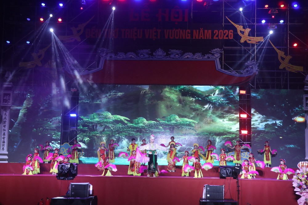 Hưng Yên: Khai mạc Lễ hội Đền thờ Triệu Việt Vương năm 2026 - Ảnh 6. Hưng Yên: Khai mạc Lễ hội Đền thờ Triệu Việt Vương năm 2026 - Ảnh 6.